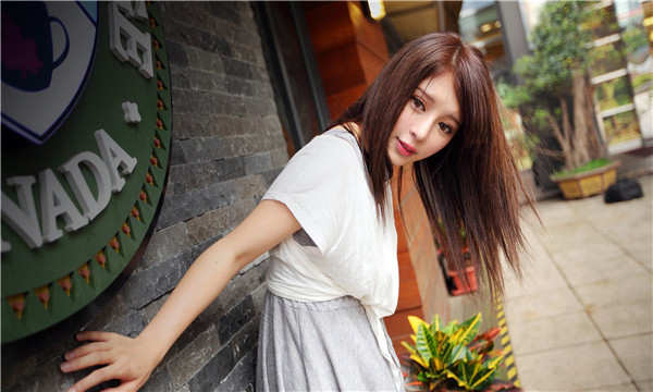 贺兰想找一个女性生孩子给报酬-｛找个女人生孩子多少钱｝